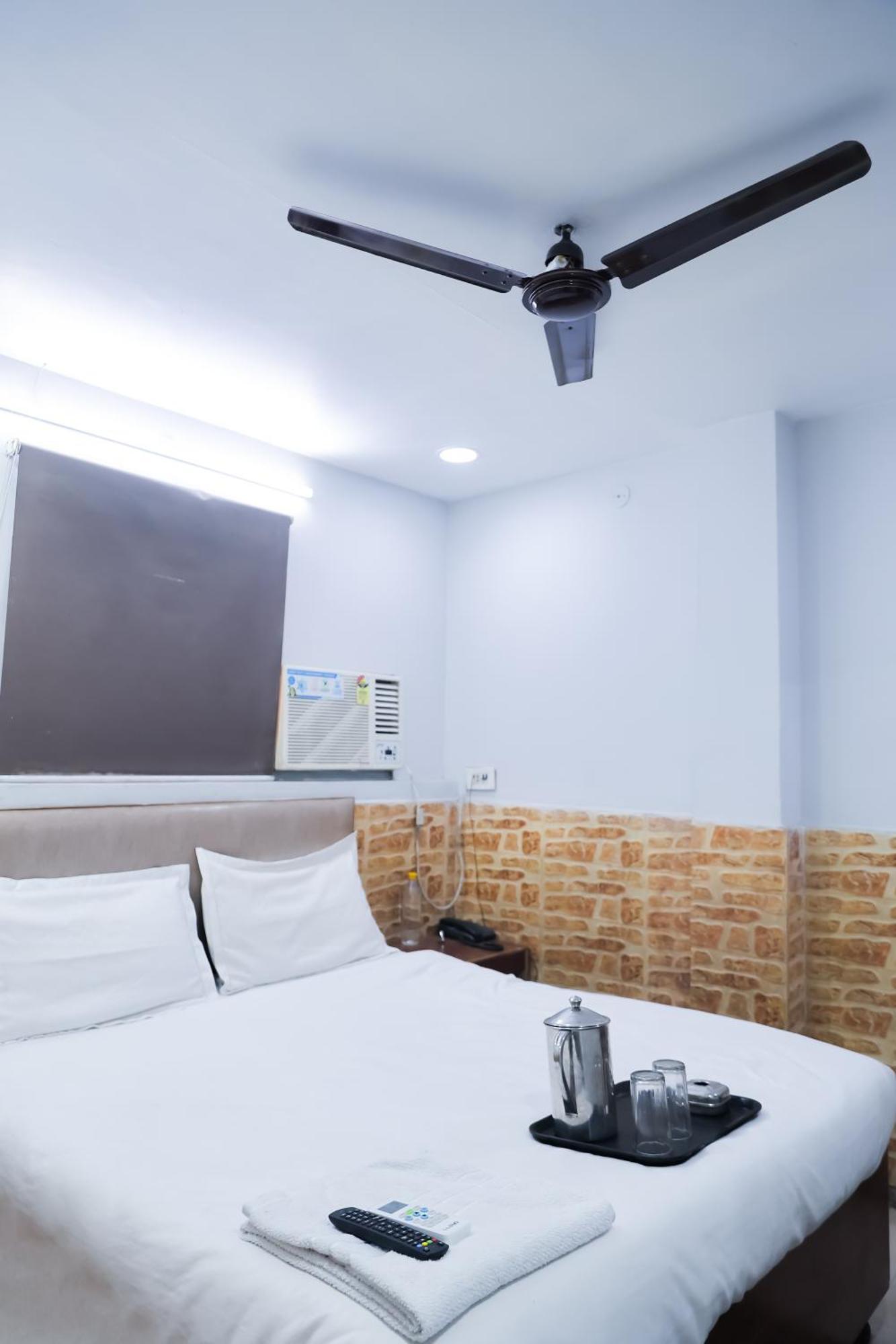 Mannat Stay Hotel - Laxmi Nagar Yeni Delhi Dış mekan fotoğraf