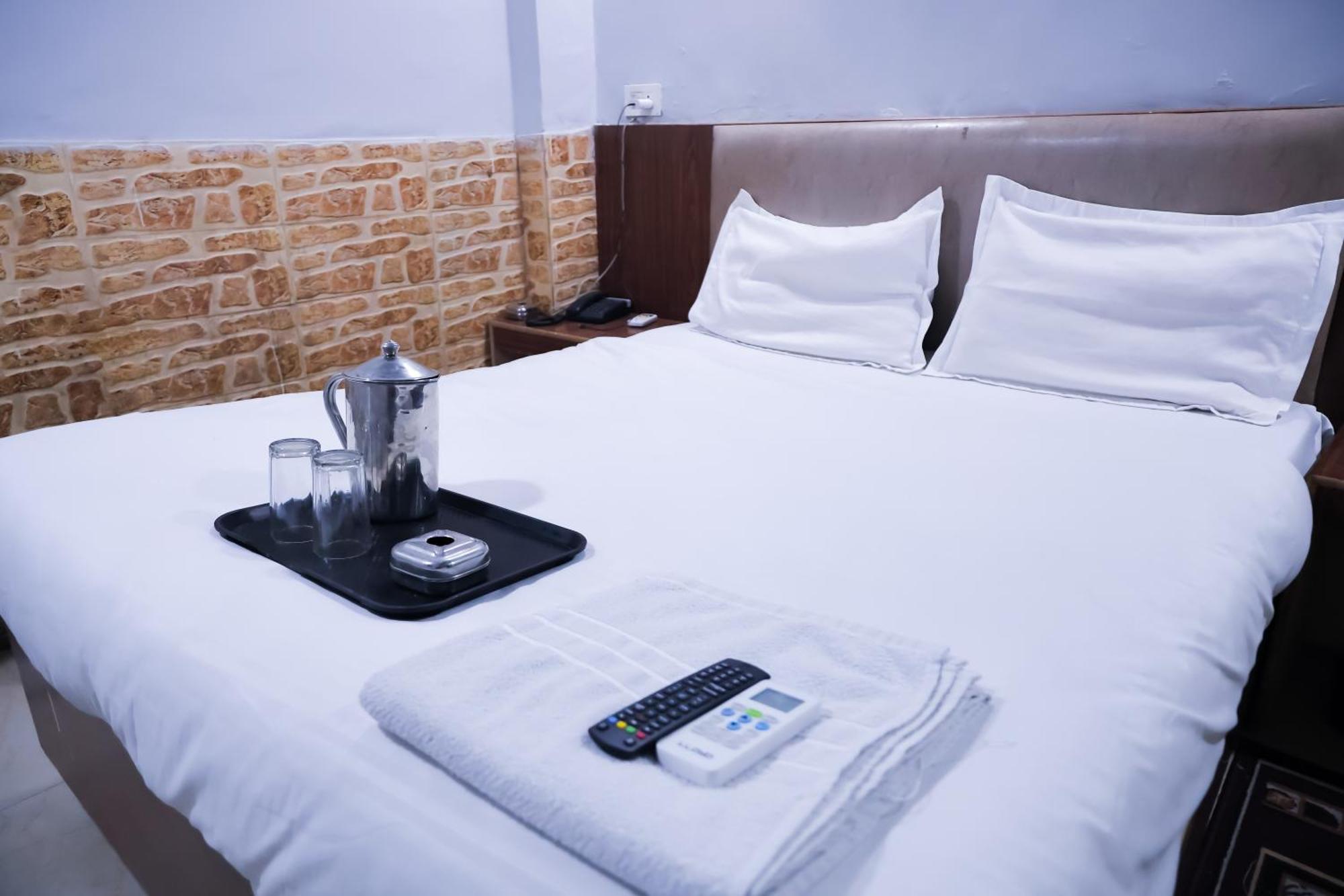 Mannat Stay Hotel - Laxmi Nagar Yeni Delhi Dış mekan fotoğraf