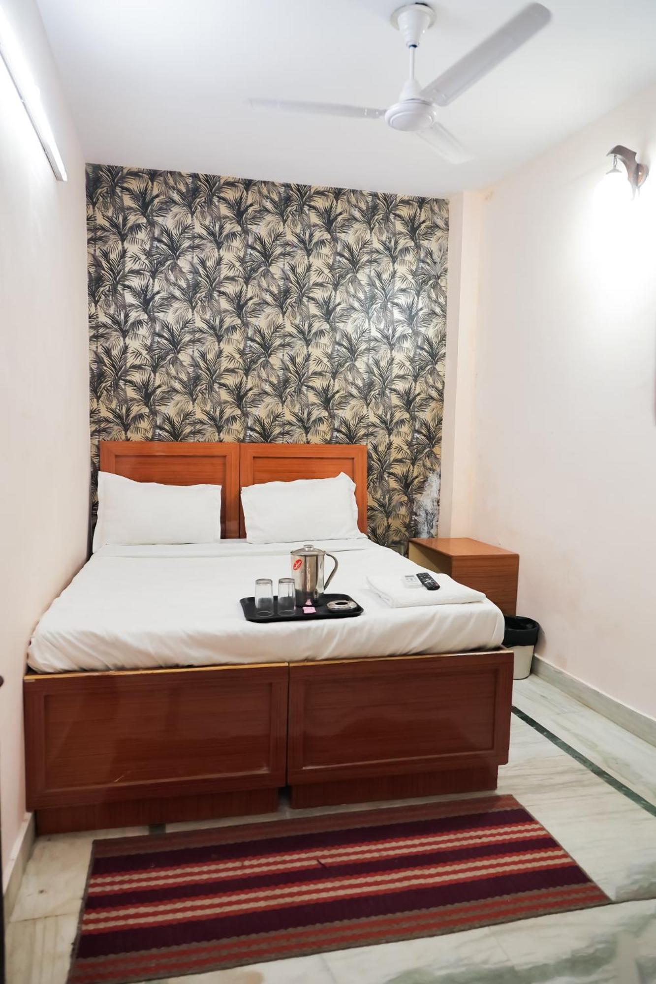Mannat Stay Hotel - Laxmi Nagar Yeni Delhi Dış mekan fotoğraf
