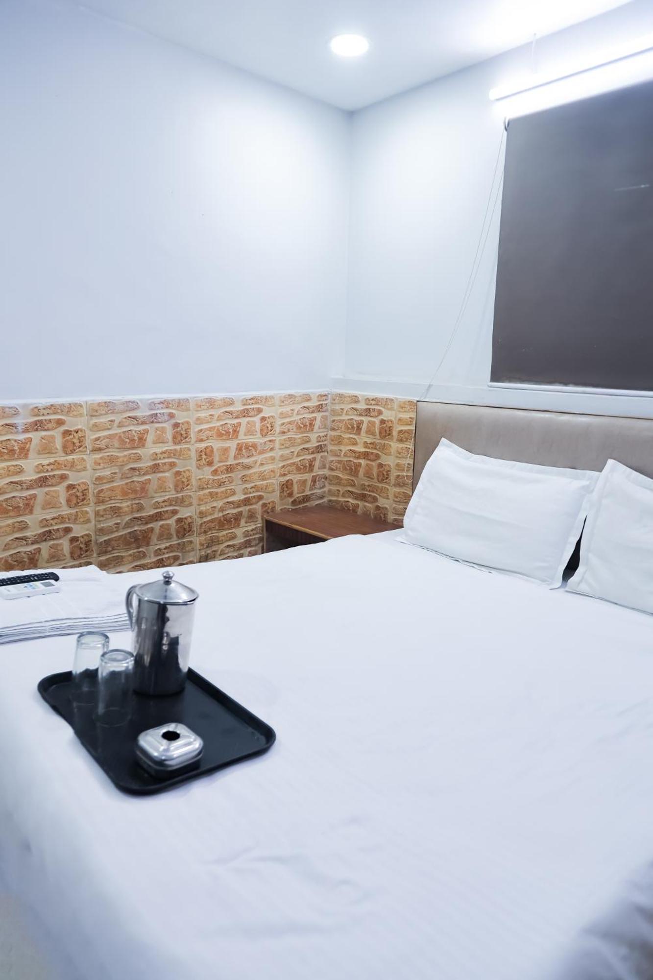 Mannat Stay Hotel - Laxmi Nagar Yeni Delhi Dış mekan fotoğraf