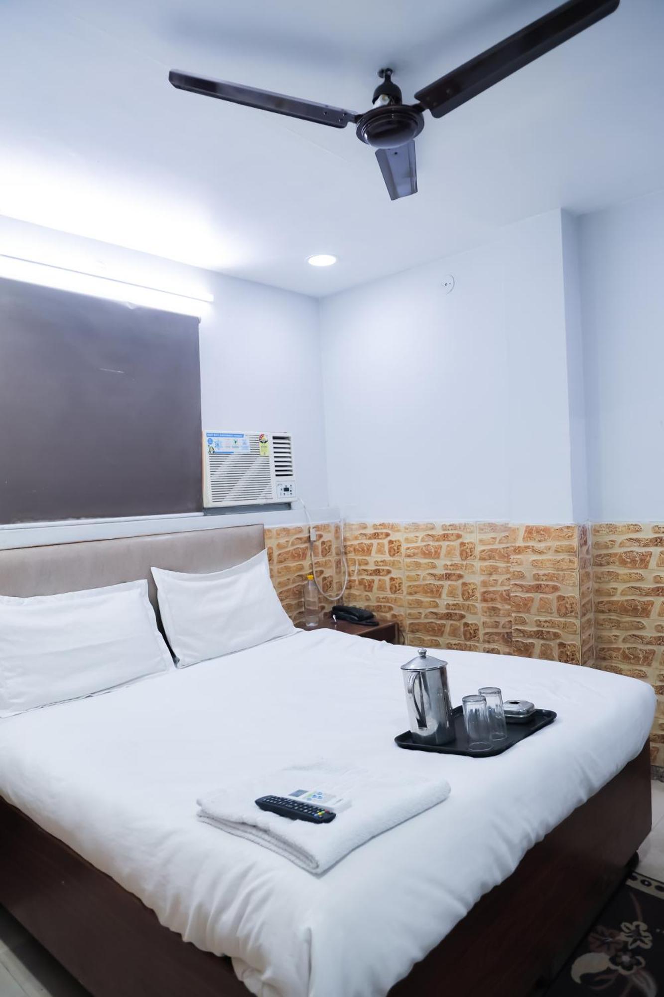 Mannat Stay Hotel - Laxmi Nagar Yeni Delhi Dış mekan fotoğraf