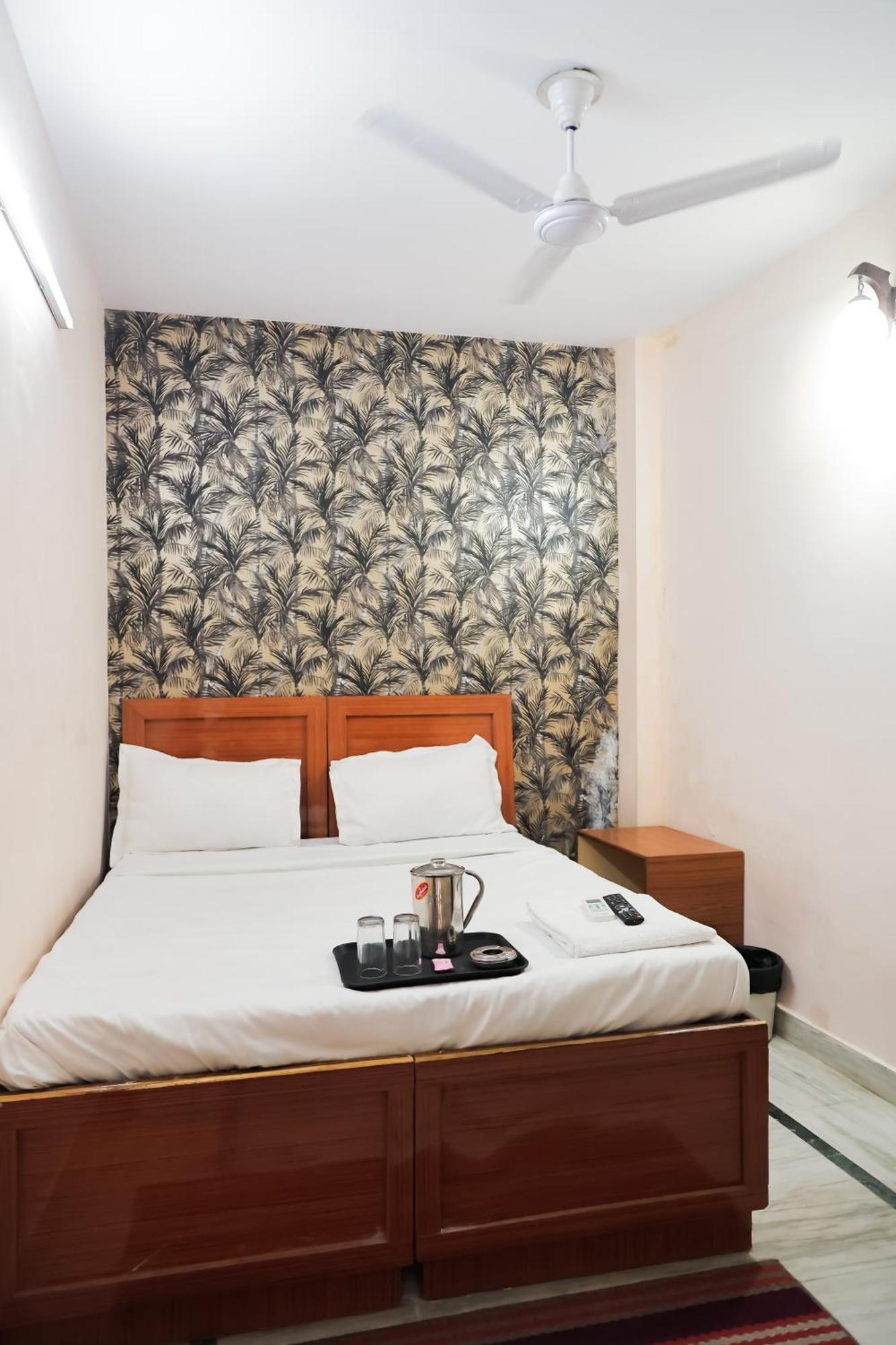 Mannat Stay Hotel - Laxmi Nagar Yeni Delhi Dış mekan fotoğraf