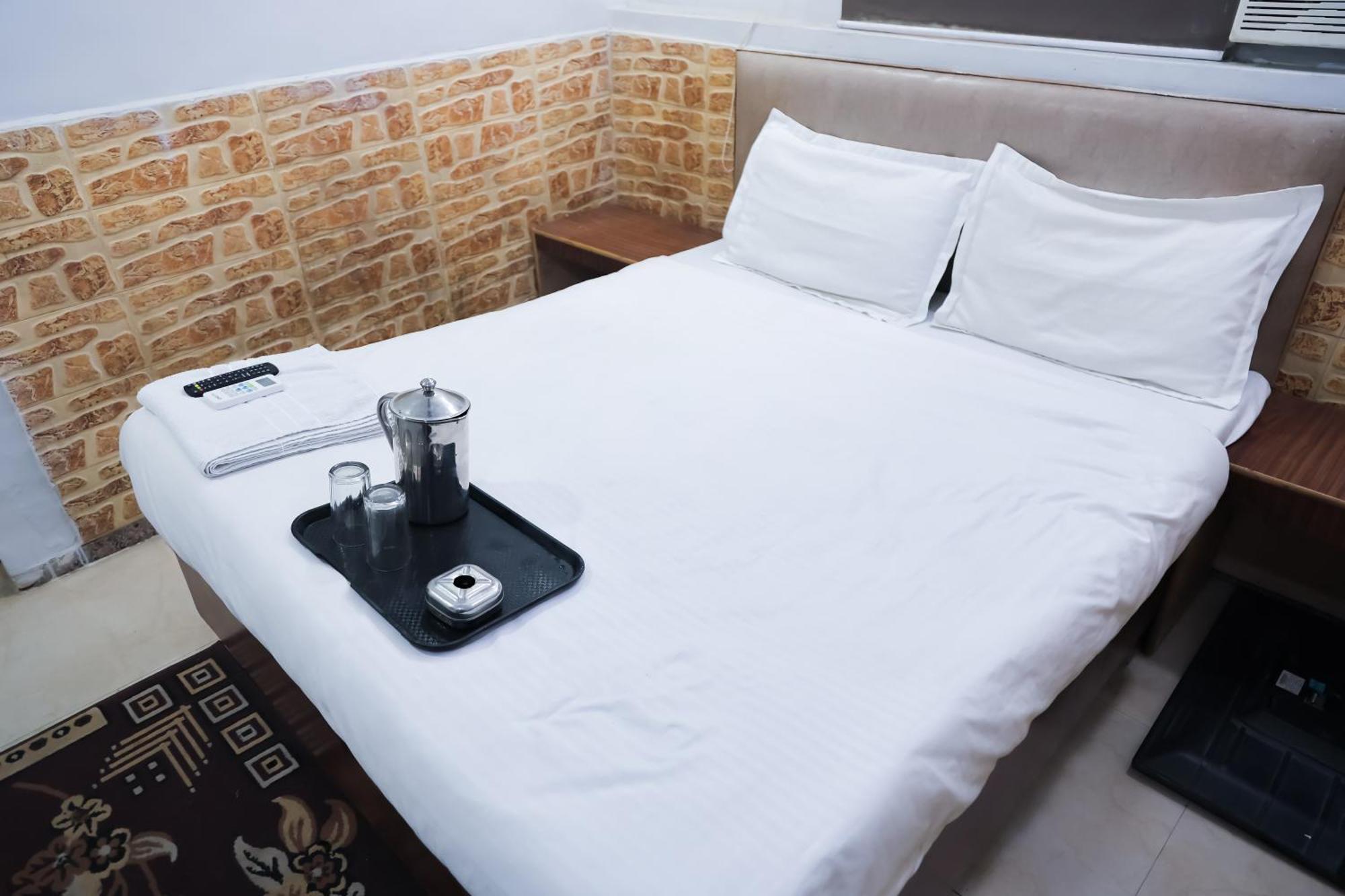 Mannat Stay Hotel - Laxmi Nagar Yeni Delhi Dış mekan fotoğraf