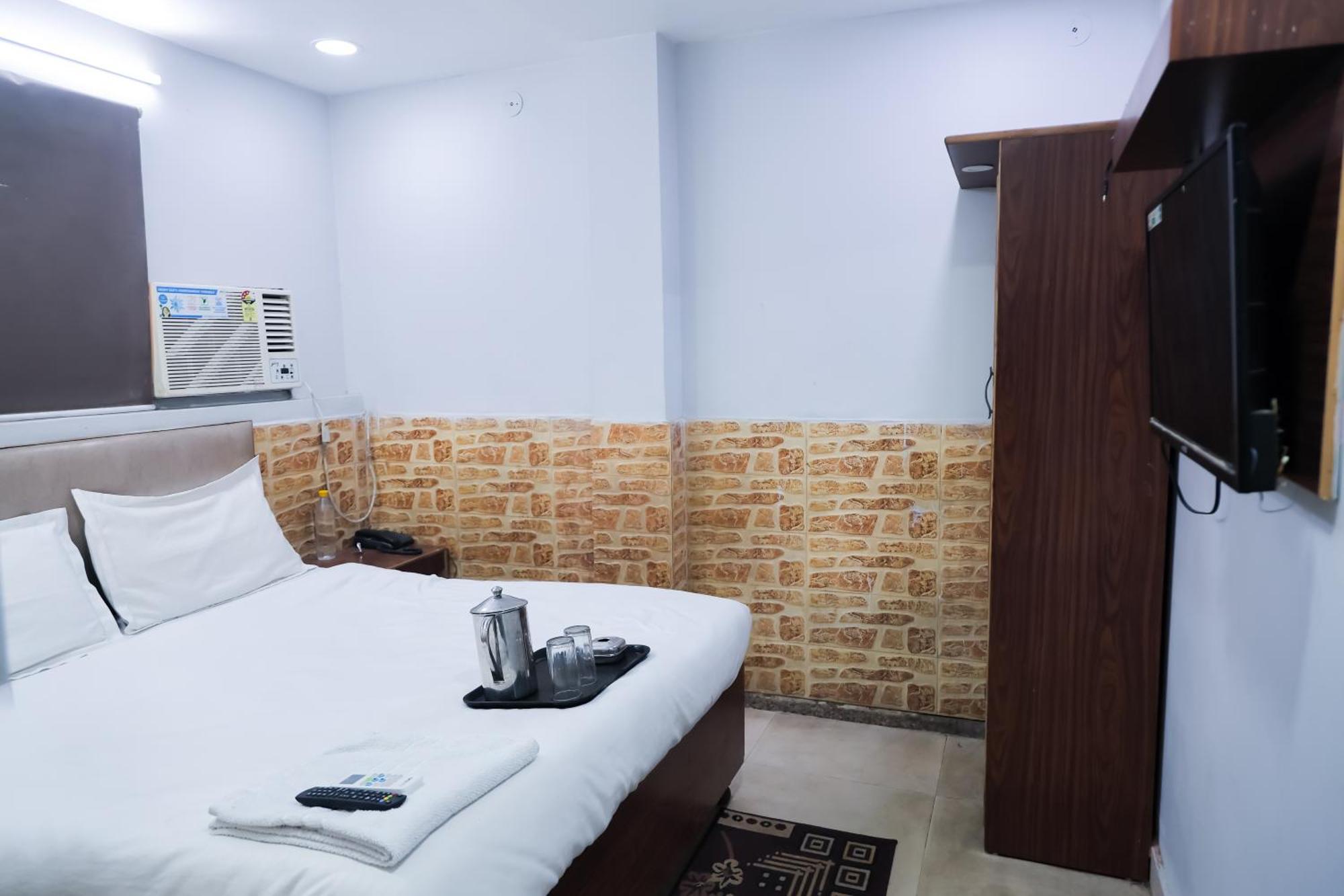 Mannat Stay Hotel - Laxmi Nagar Yeni Delhi Dış mekan fotoğraf
