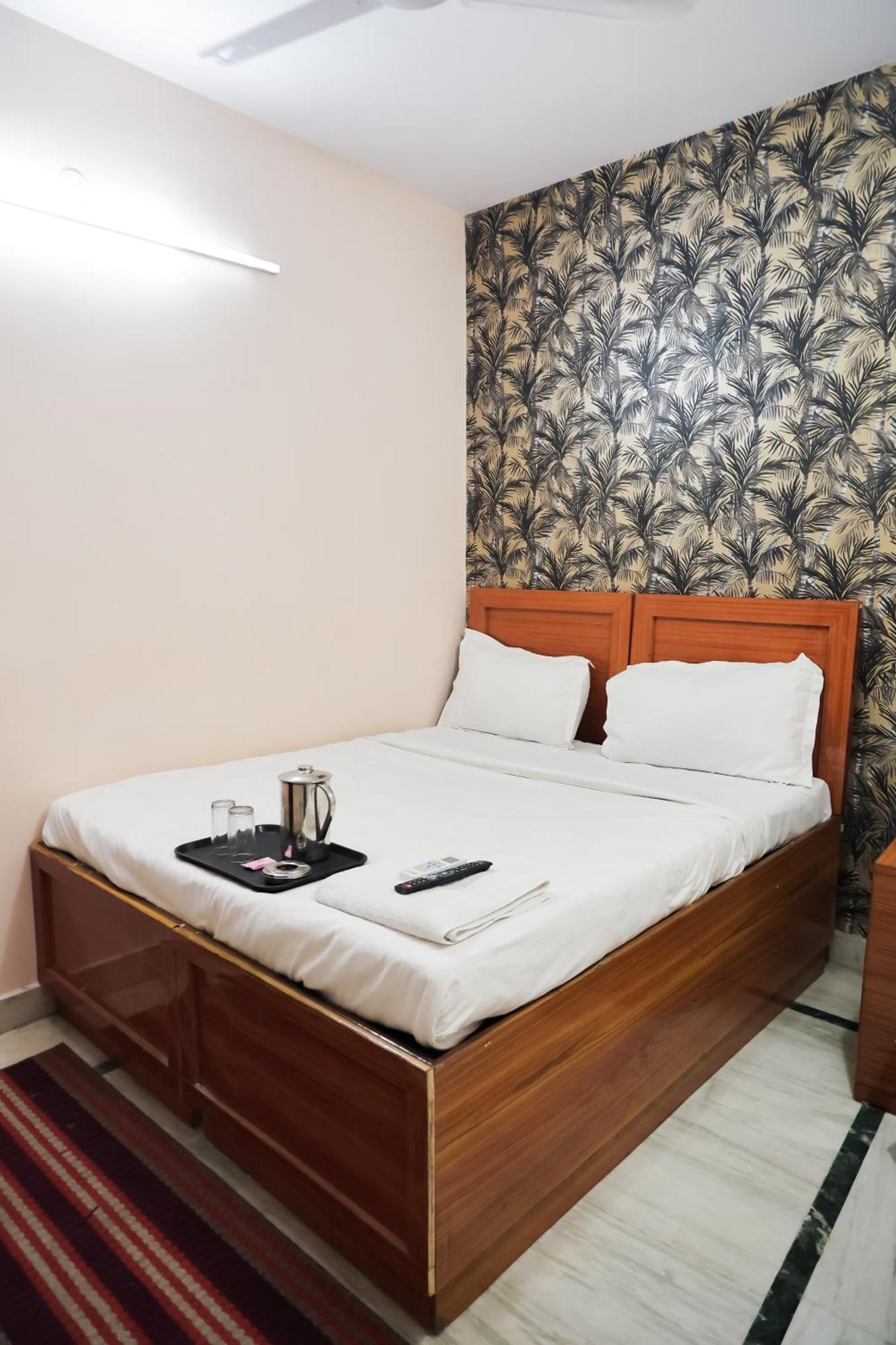 Mannat Stay Hotel - Laxmi Nagar Yeni Delhi Dış mekan fotoğraf