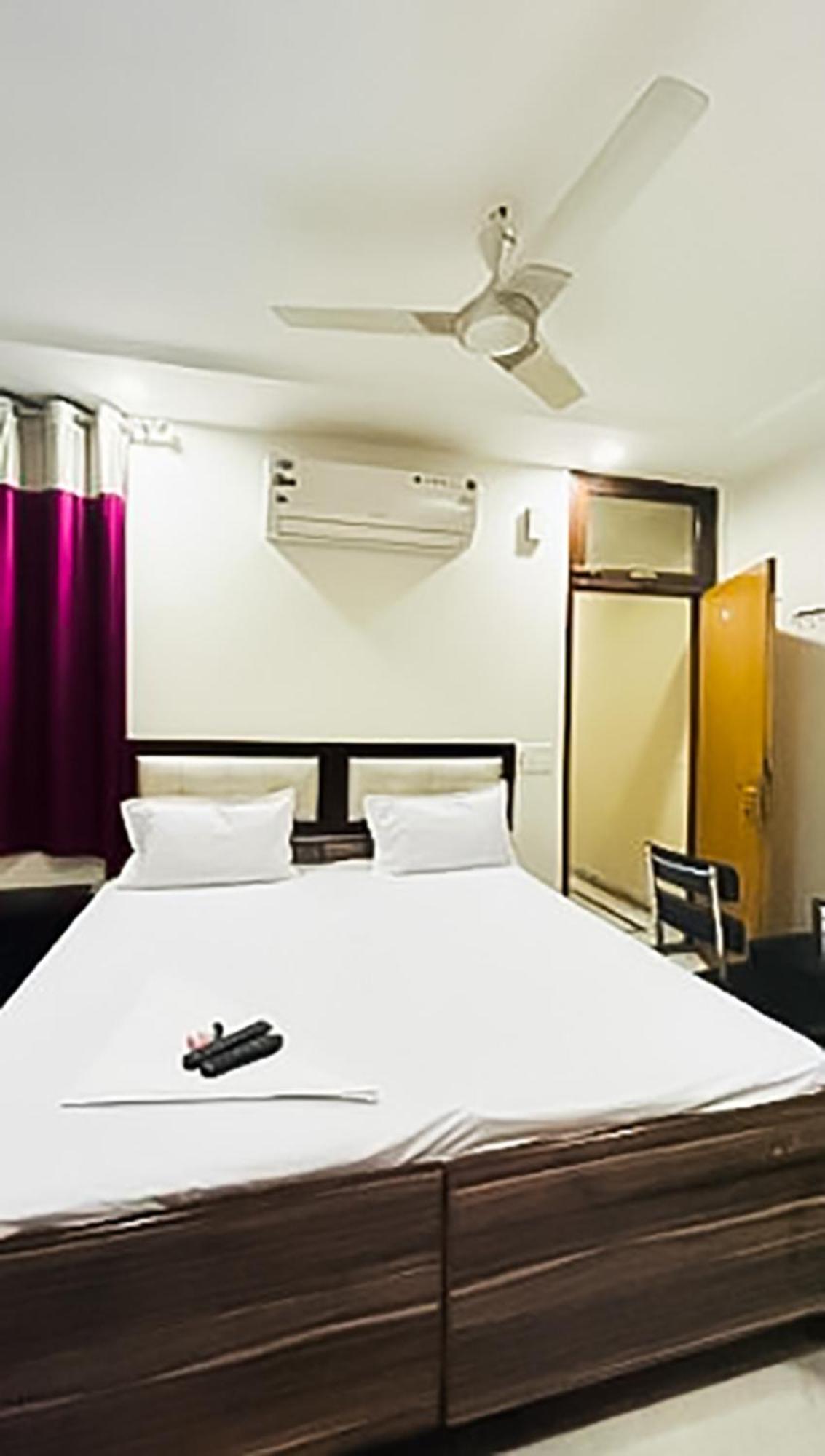 Mannat Stay Hotel - Laxmi Nagar Yeni Delhi Dış mekan fotoğraf