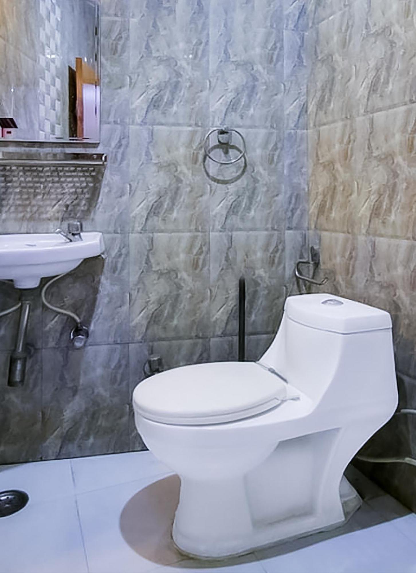 Mannat Stay Hotel - Laxmi Nagar Yeni Delhi Dış mekan fotoğraf